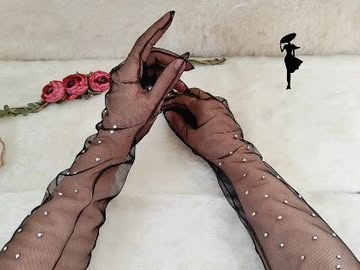 دستکش توری مشکی ساق بلند با دیزاین نگین نقره ای